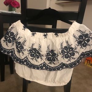 Crop top. Blue and white.